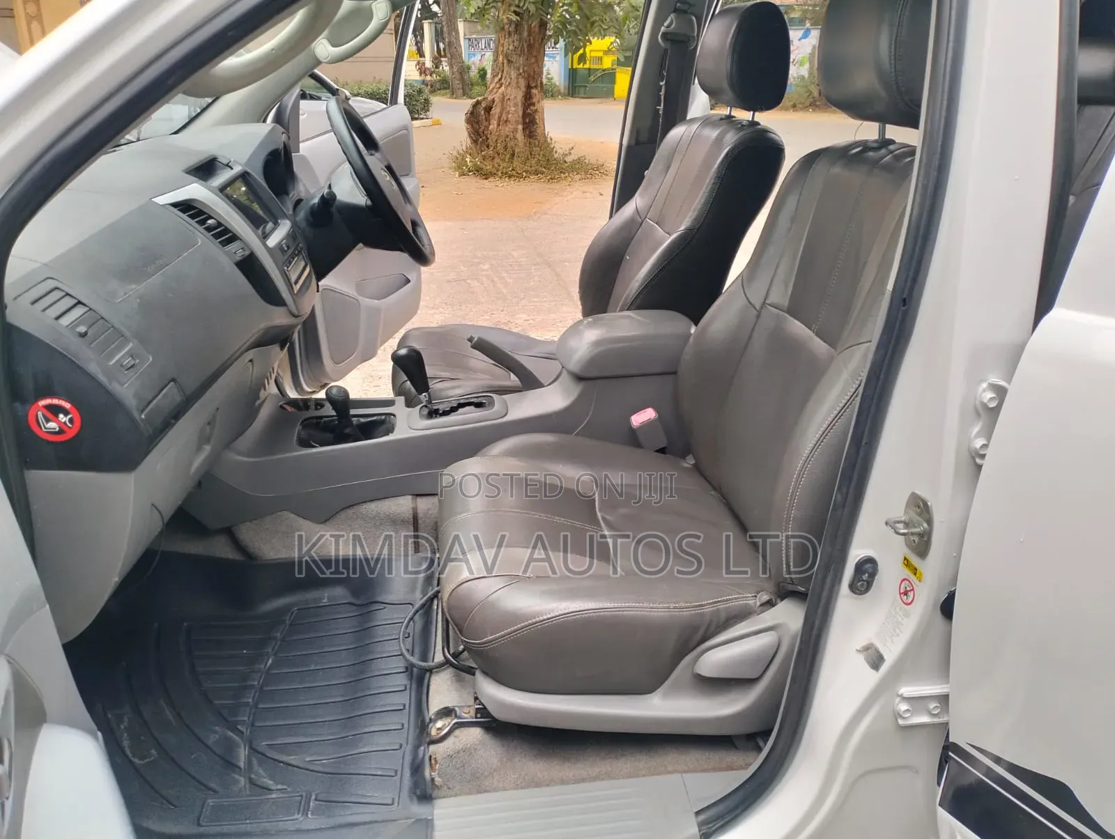 Toyota Hilux 2011 White