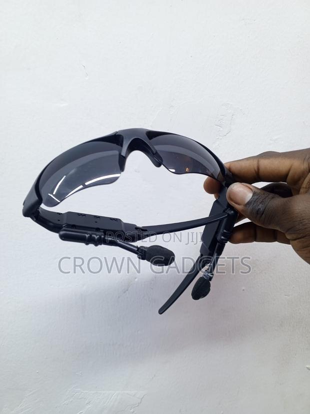 Bluetooth Smart Sunglasses With UV400 Polarized Lenses - main view
