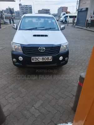 Toyota Hilux 2014 White