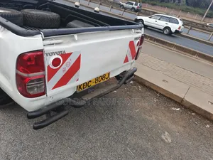 Toyota Hilux 2014 White