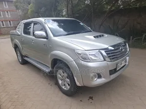 Toyota Hilux 2010 Silver