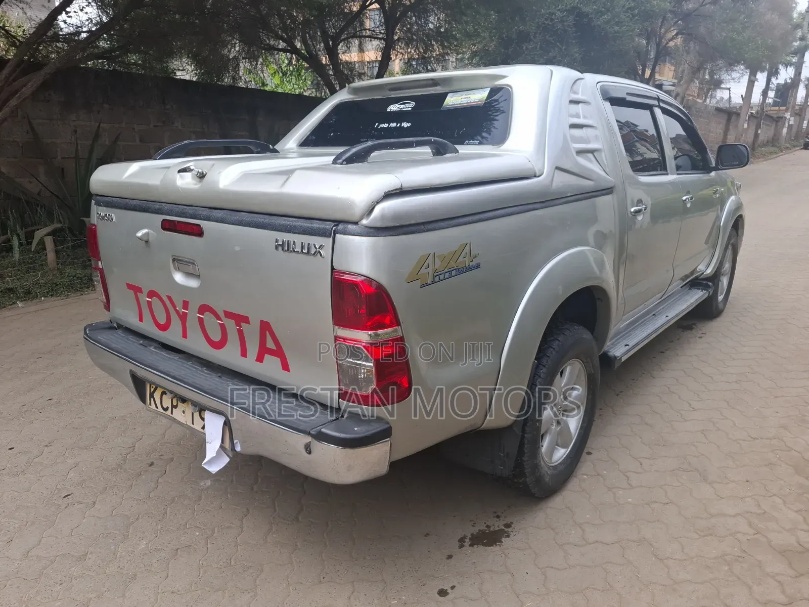 Toyota Hilux 2010 Silver