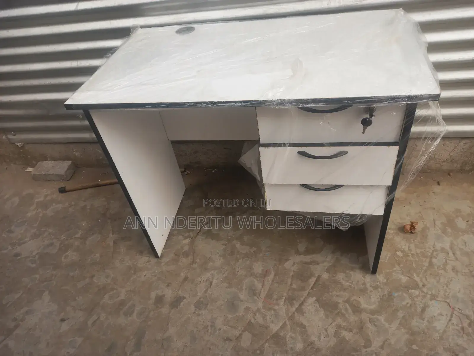 1.4m White Off