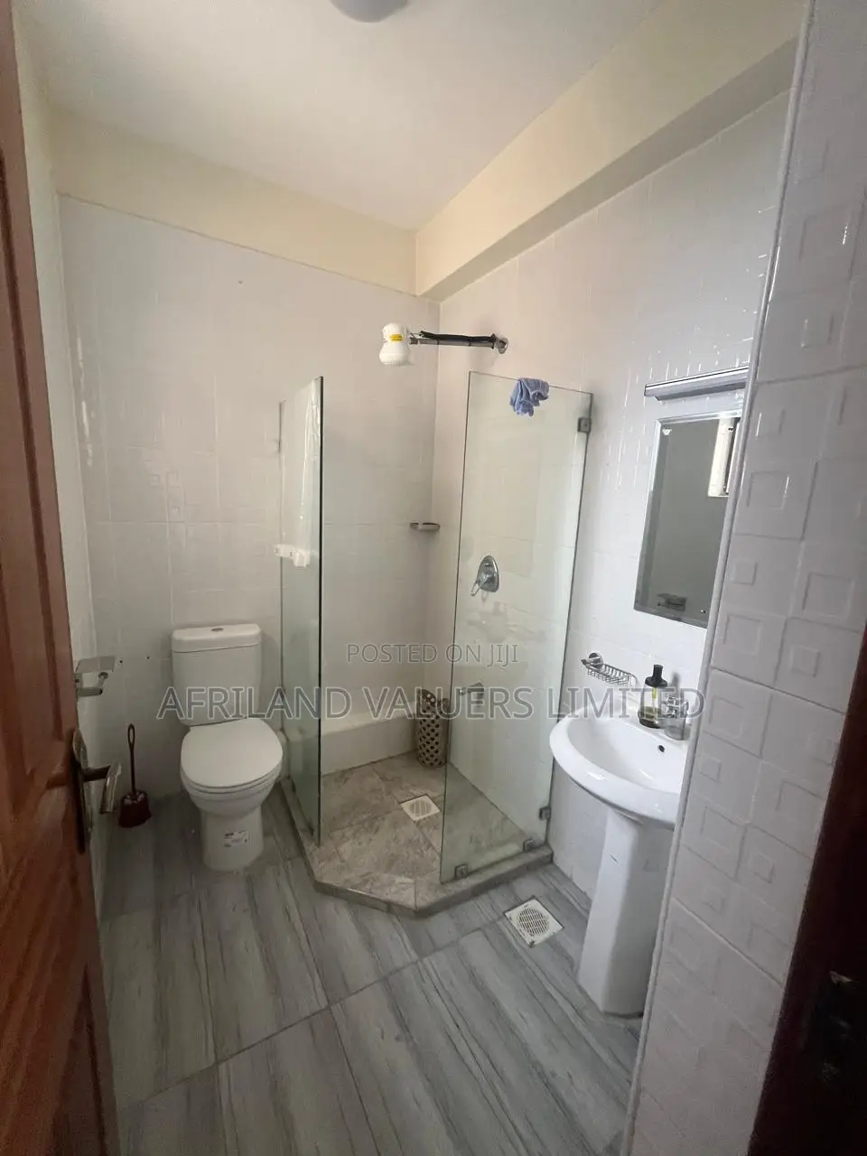 3bdrm Apartment in Upperhill for sale