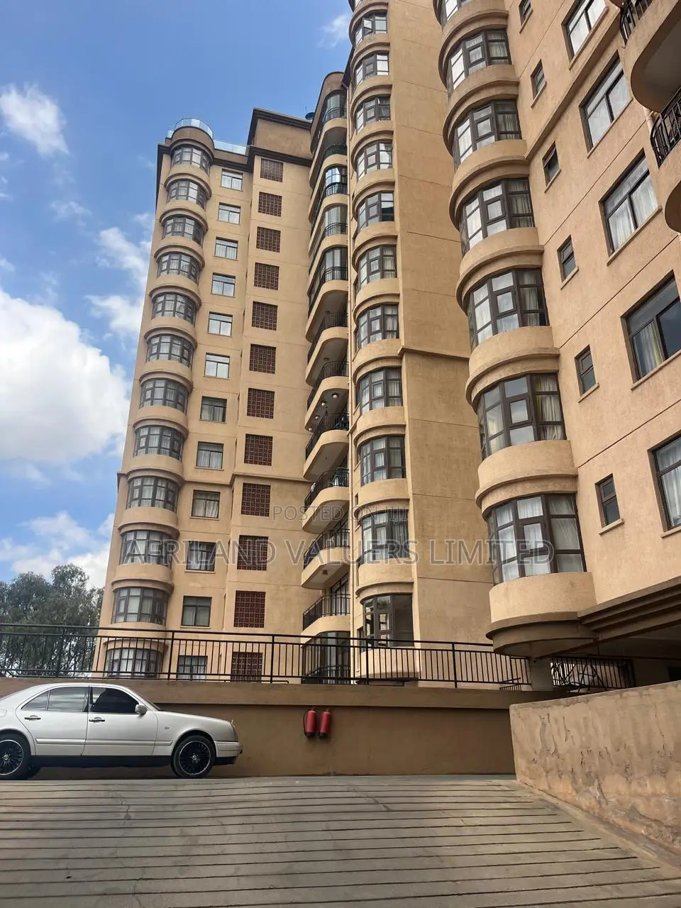 3bdrm Apartment in Upperhill for sale