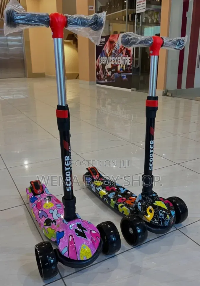 Grafiti Adjustable Kids Scooter With Music and Lights