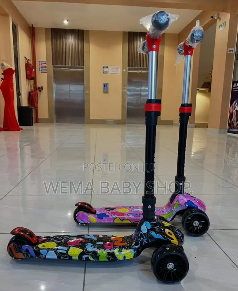 Grafiti Adjustable Kids Scooter With Music and Lights