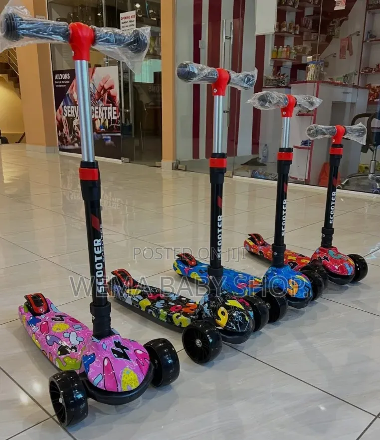 Grafiti Adjustable Kids Scooter With Music and Lights