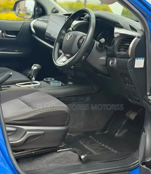 Toyota Hilux 2019 Blue