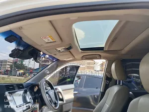 Toyota Land Cruiser Prado 2018 Pearl