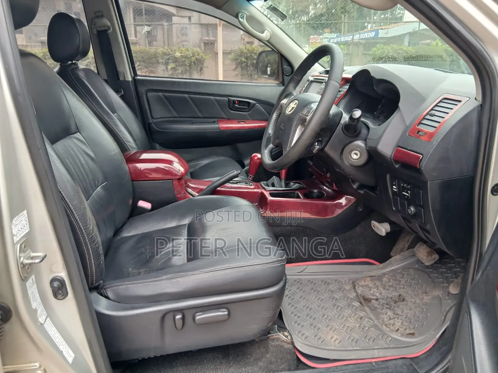 Toyota Hilux 2013 Gold