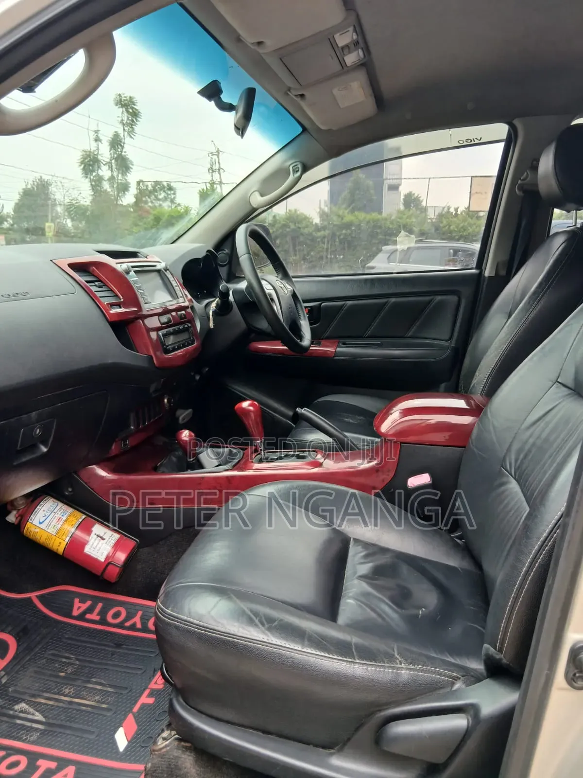 Toyota Hilux 2013 Gold