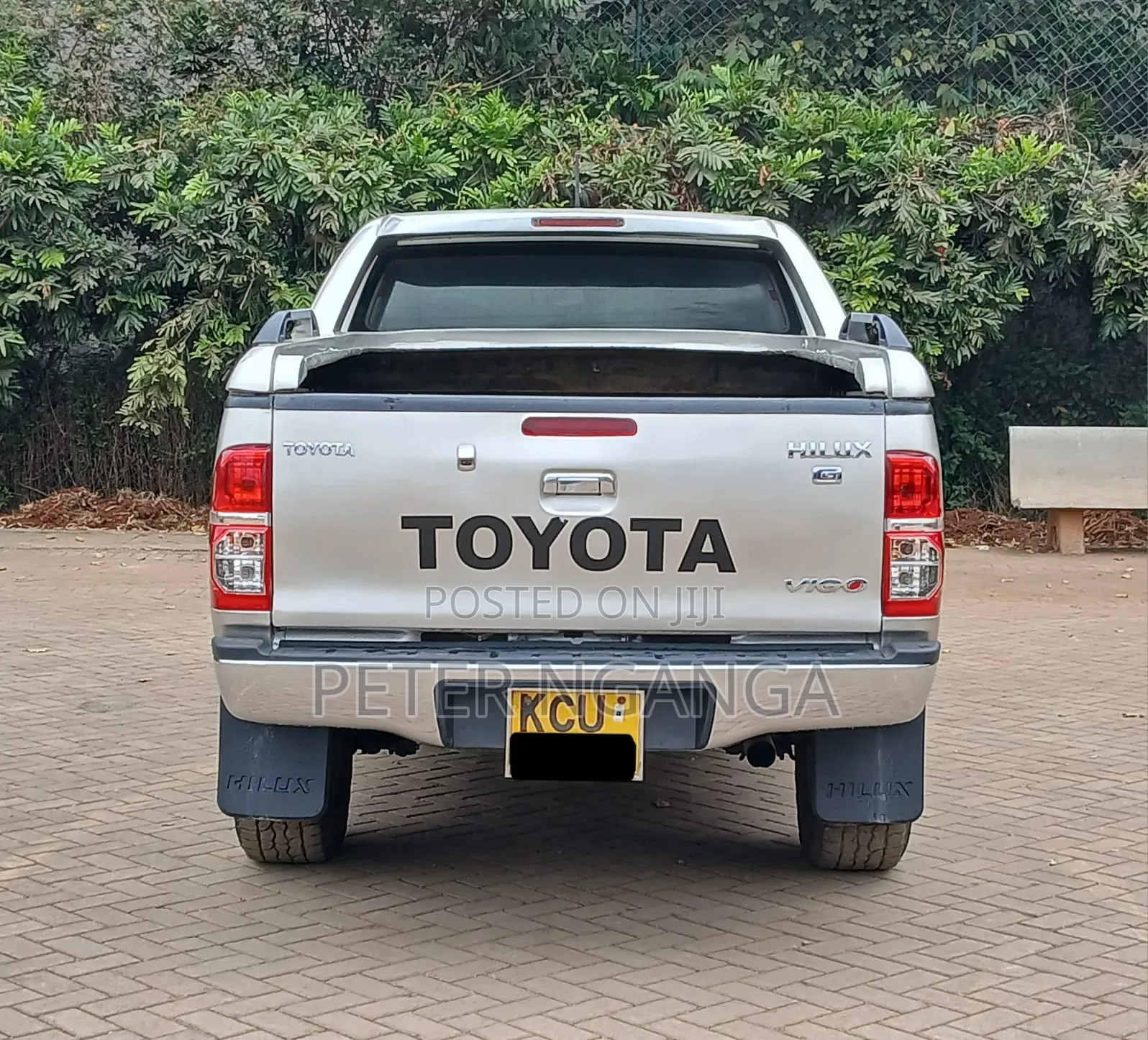 Toyota Hilux 2013 Gold