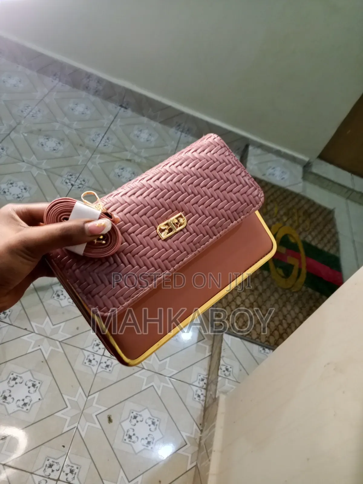 Trendy Handbags for Ladies