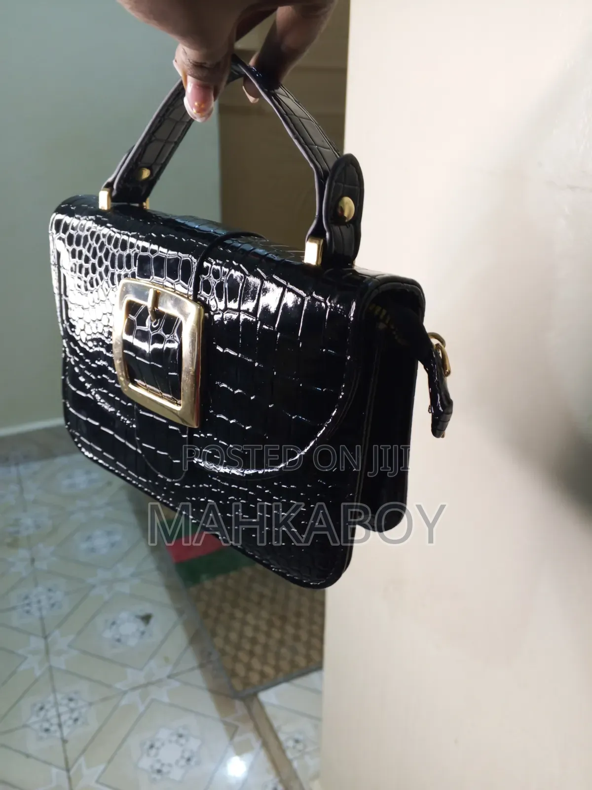 Trendy Handbags for Ladies