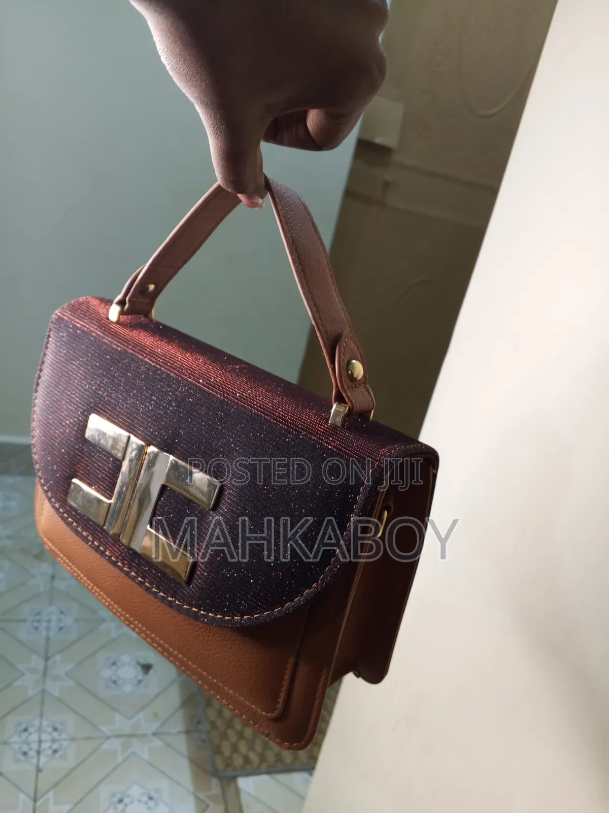 Trendy Handbags for Ladies