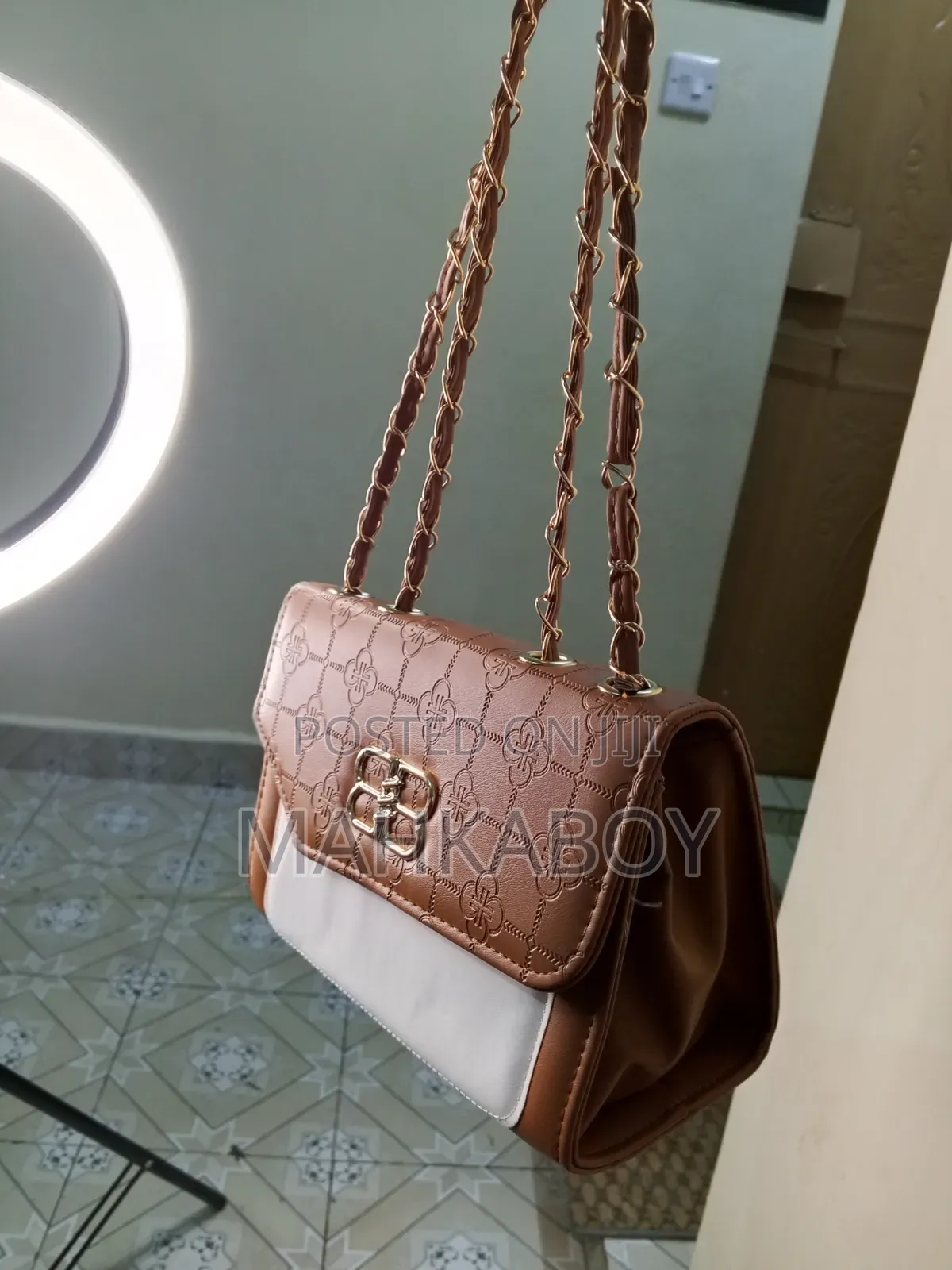 Trendy Handbags for Ladies