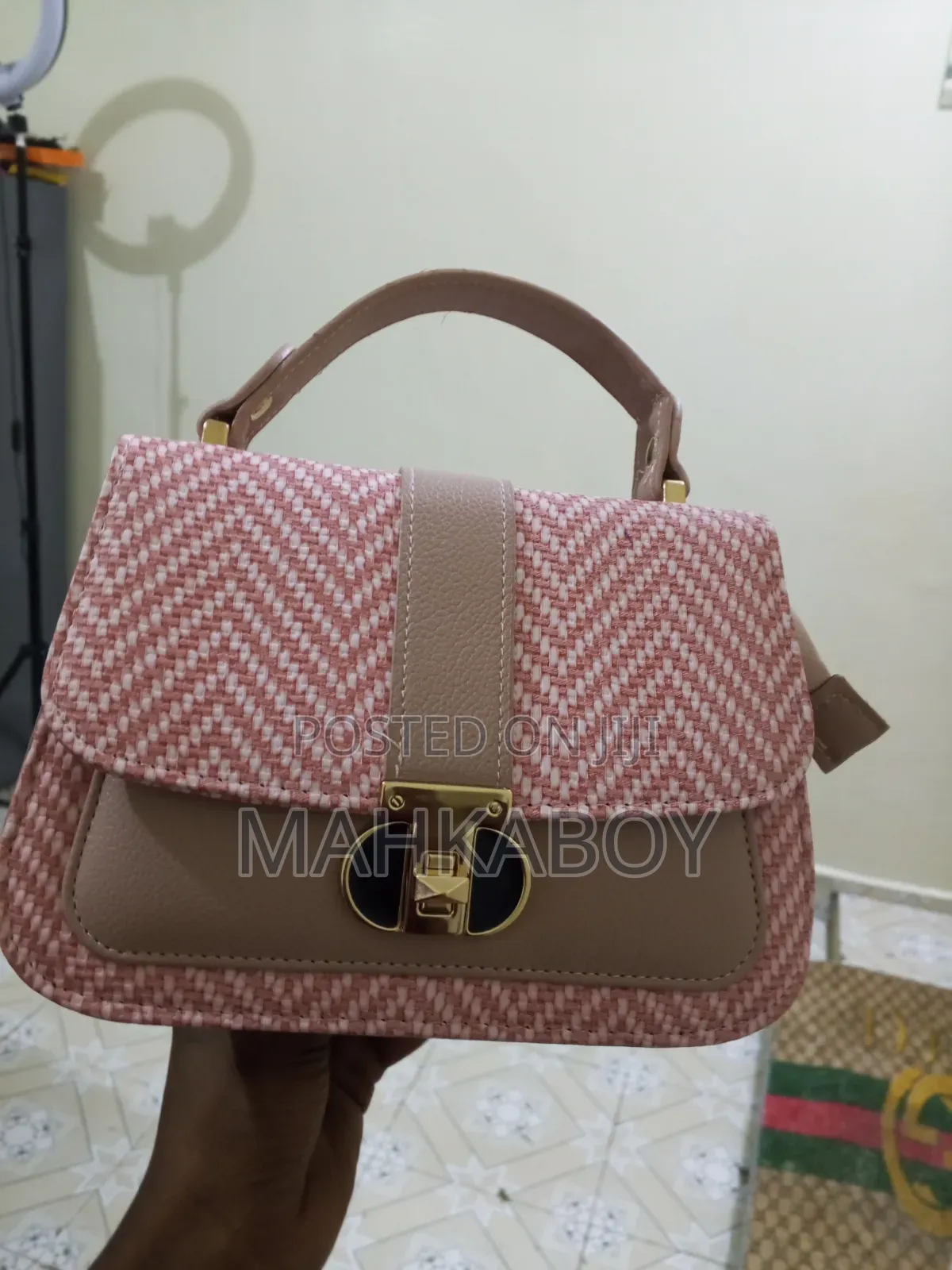Trendy Handbags for Ladies