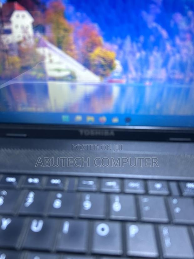 Laptop Toshiba Satellite C55 4GB Intel Core i3 HDD 500GB - thumbnail 3