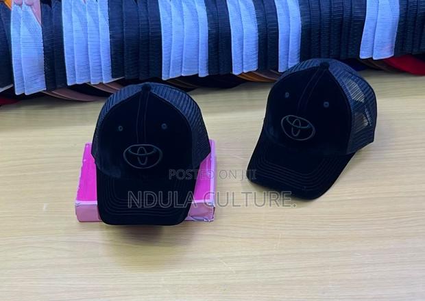 Authentic Mercedes Logo Caps - thumbnail 2