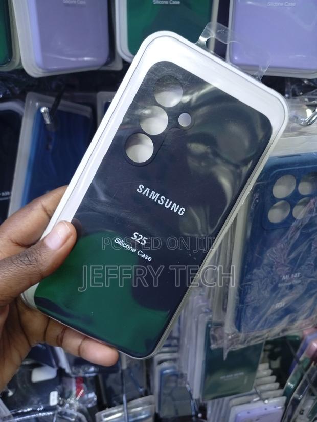 Samsung Galaxy S25 and Features a Soft-Touch, Smooth Finish - thumbnail 2
