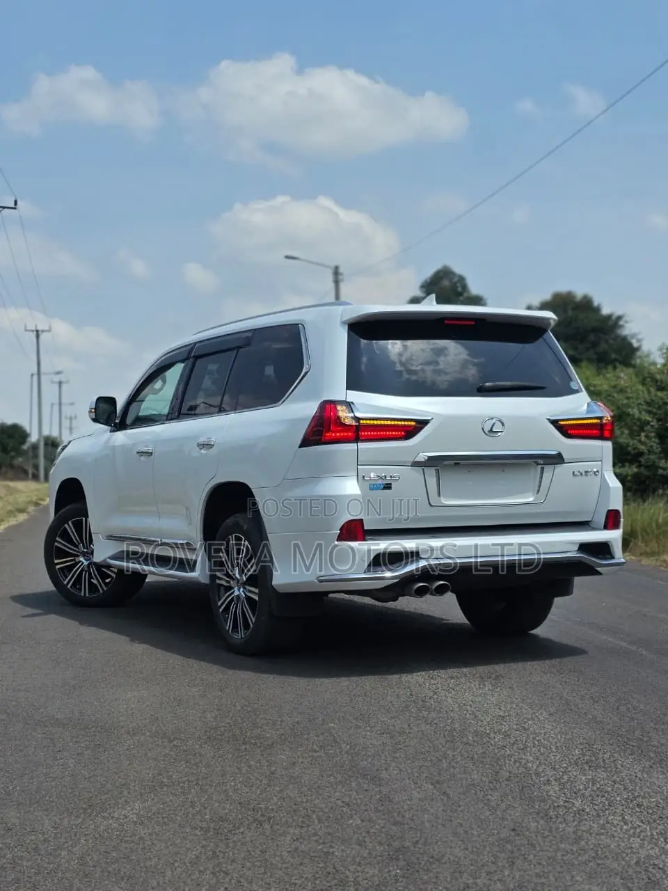 Lexus LX 570 AWD 2018 White
