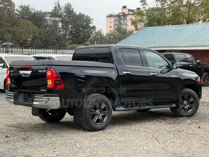 Toyota Hilux Revo Double Cab Deisel 2.4 AWD 2021 Black