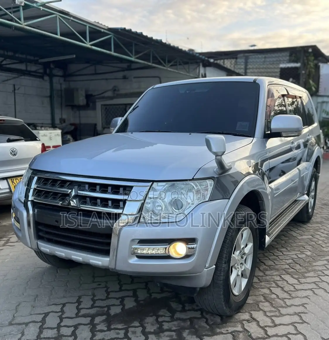 Mitsubishi Pajero V90 3.0 V6 GL 2016 Silver