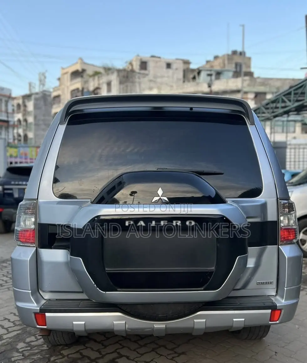 Mitsubishi Pajero V90 3.0 V6 GL 2016 Silver