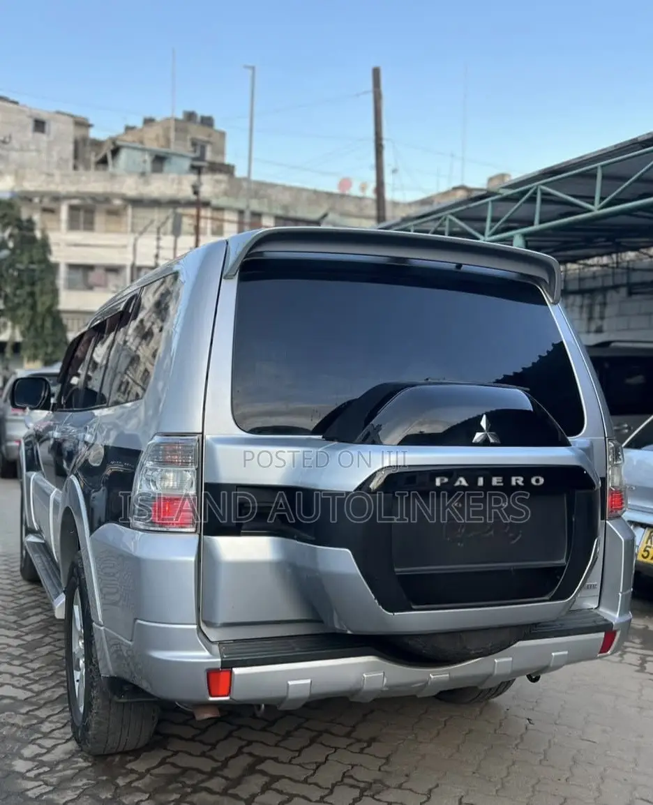 Mitsubishi Pajero V90 3.0 V6 GL 2016 Silver