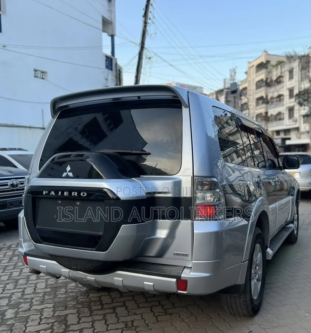 Mitsubishi Pajero V90 3.0 V6 GL 2016 Silver