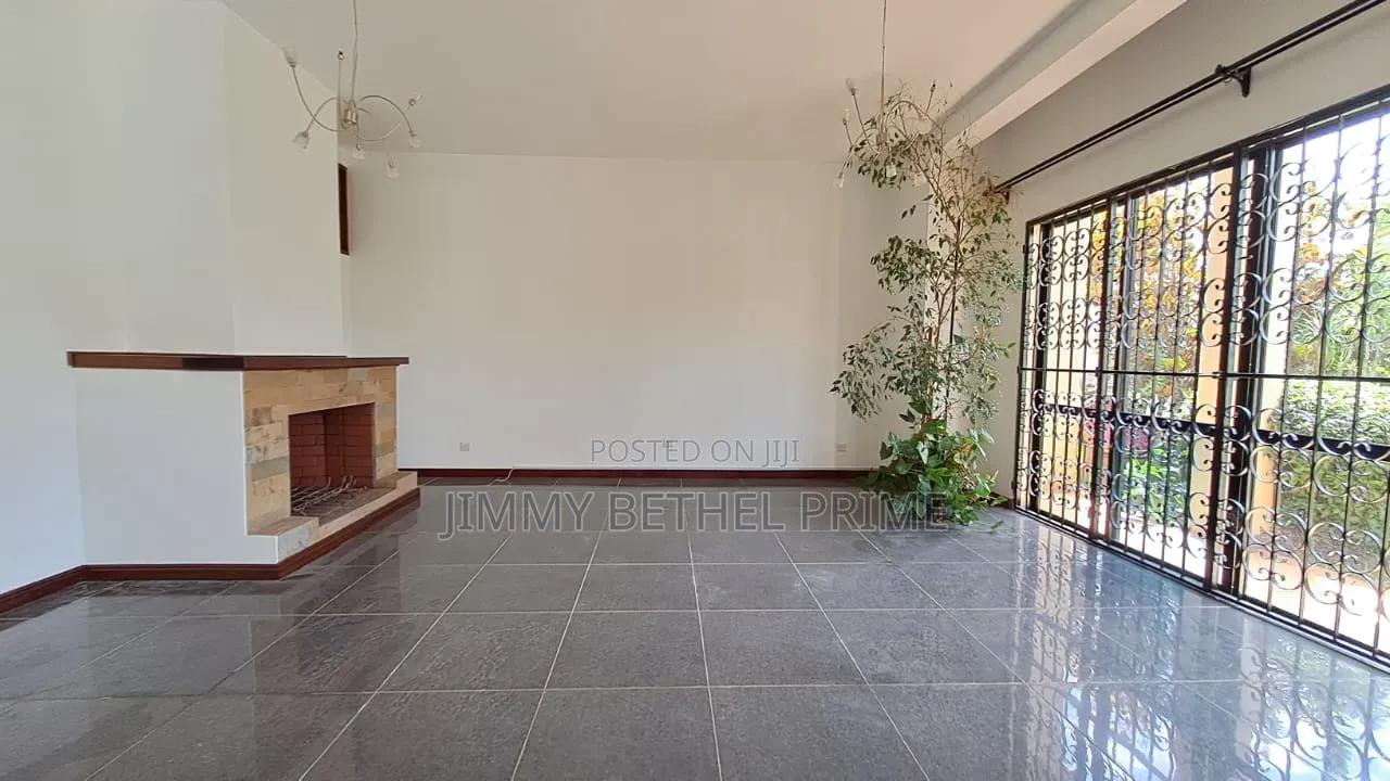 4bdrm Townhouse / Terrace in Spring Valley for rent