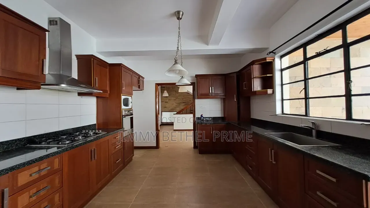 4bdrm Townhouse / Terrace in Spring Valley for rent
