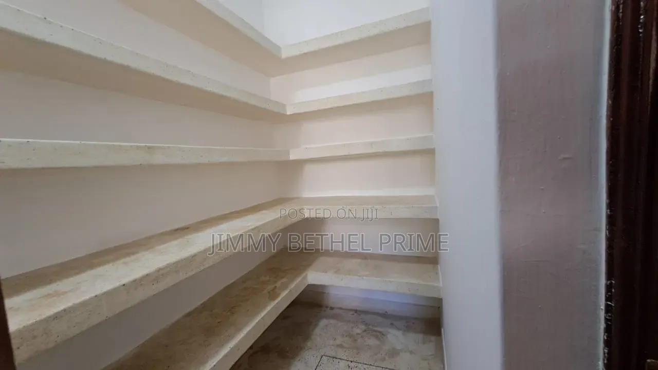 4bdrm Townhouse / Terrace in Spring Valley for rent