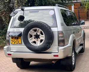 Toyota Land Cruiser Prado 2000 Silver