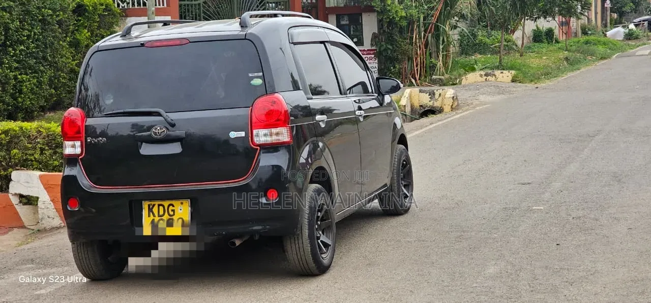 Toyota Spade 2015 Black