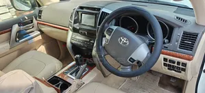 Toyota Land Cruiser 2012 White