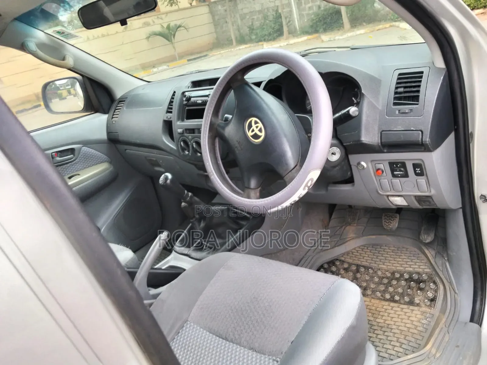 Toyota Hilux 2009 Silver