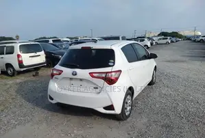Toyota Vitz 1.5 FWD Hybrid 5dr 2019 White