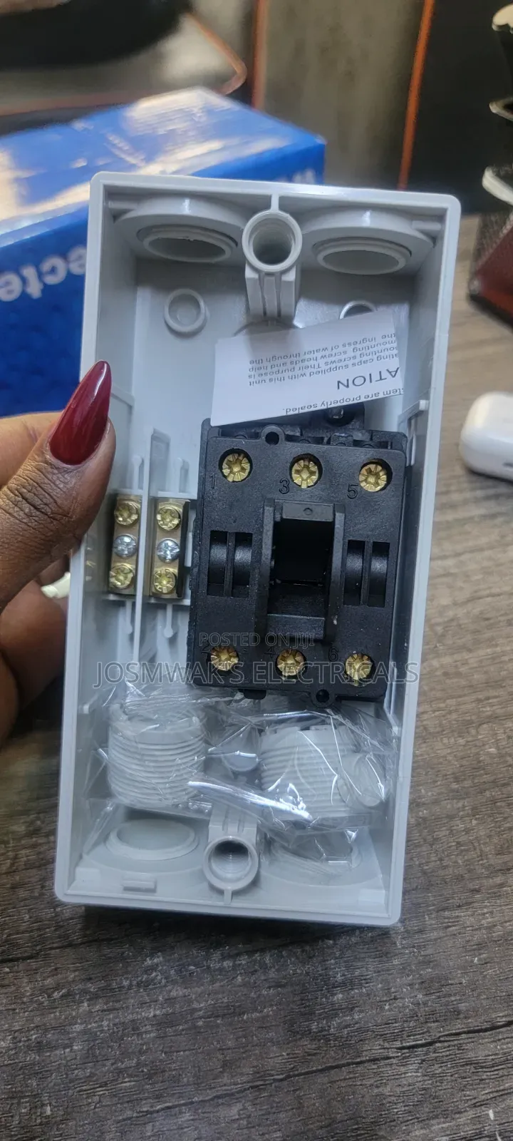 Dorman Smith Isolator 32amps