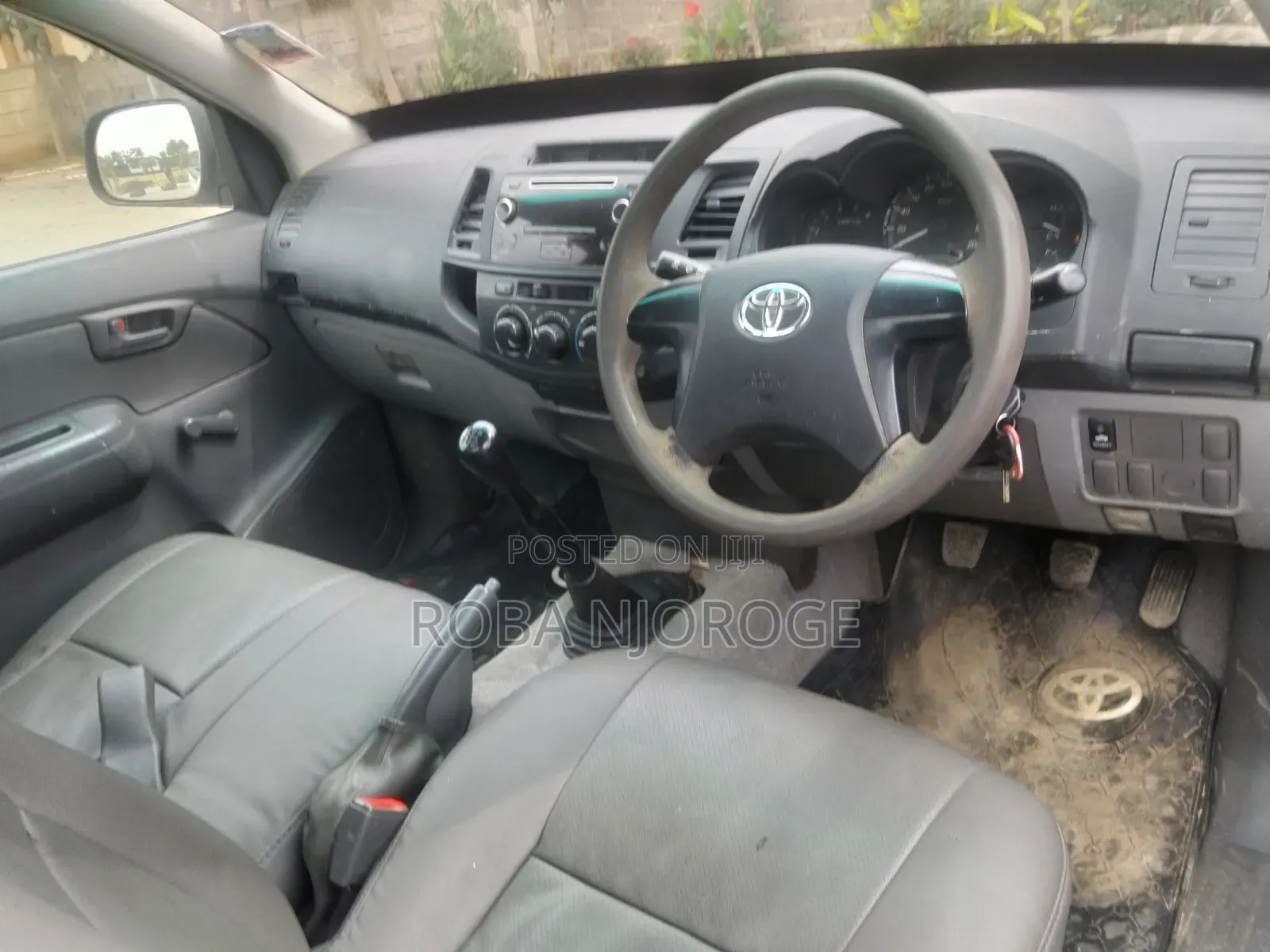 Toyota Hilux 2015 Off white