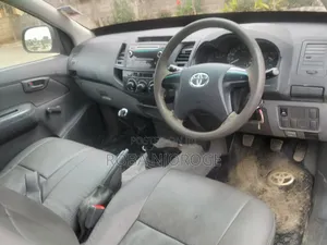 Toyota Hilux 2015 Off white