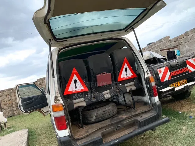 Toyota HiAce 2001 White