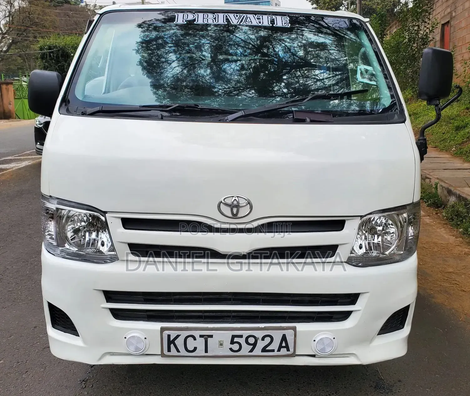 Toyota HiAce 2013 White