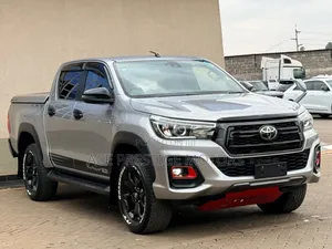 Toyota Hilux 2019 Gray