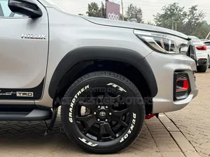 Toyota Hilux 2019 Gray