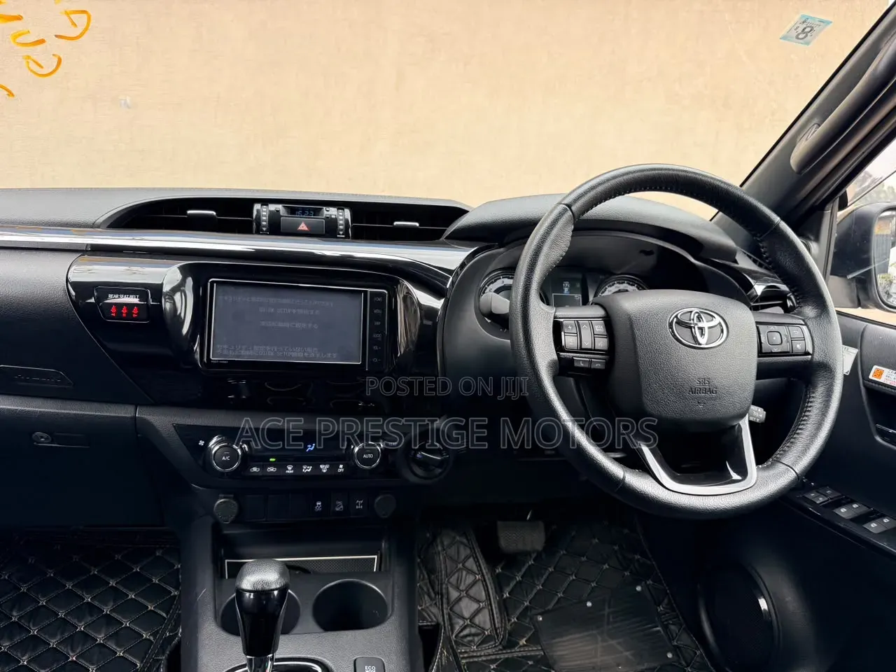 Toyota Hilux 2019 Gray