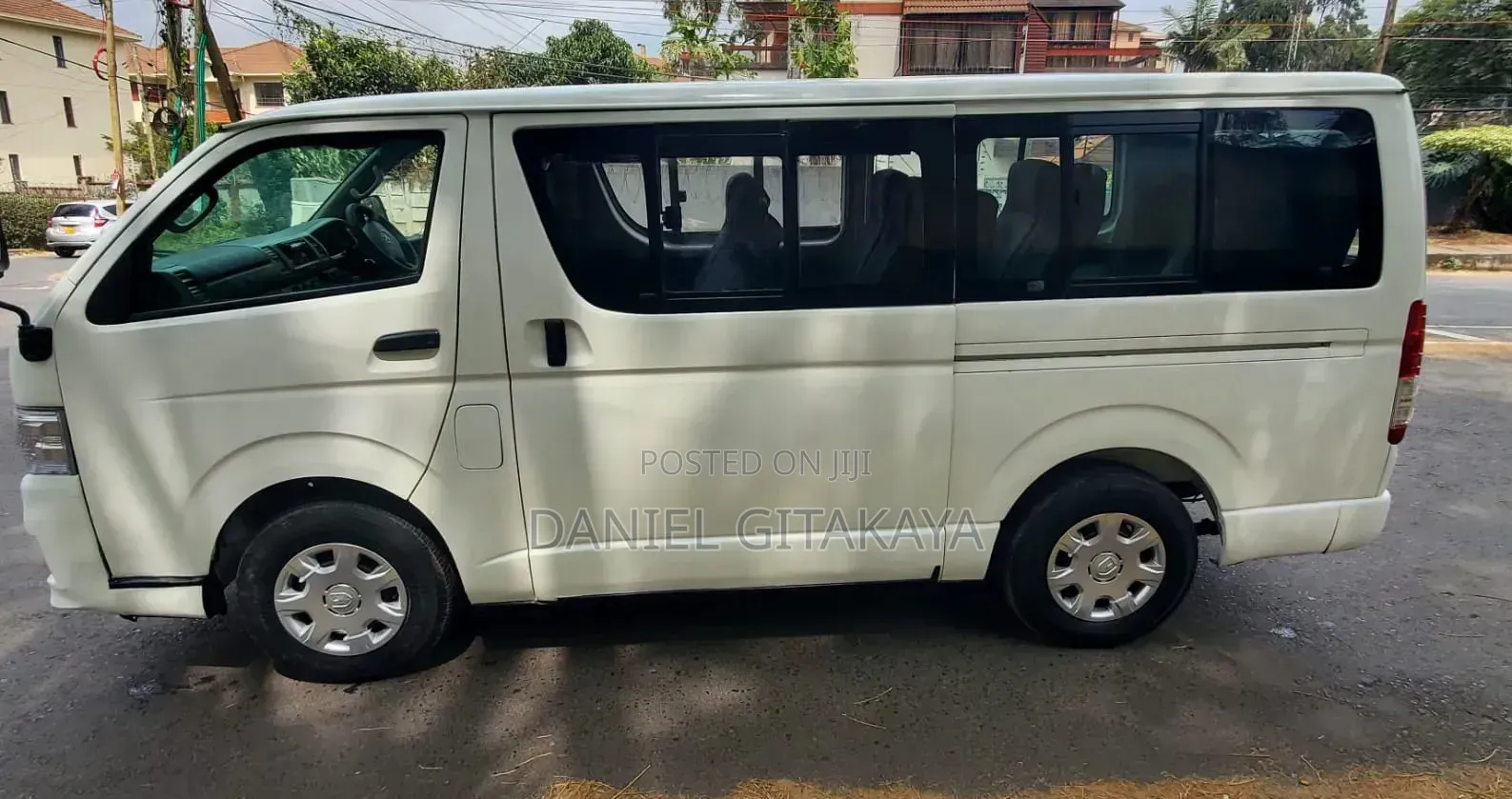 Toyota HiAce 2013 White