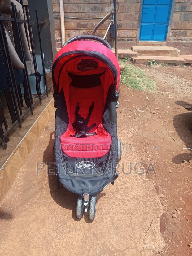 Light Weight Baby Stroller in Good Condition - thumbnail 4