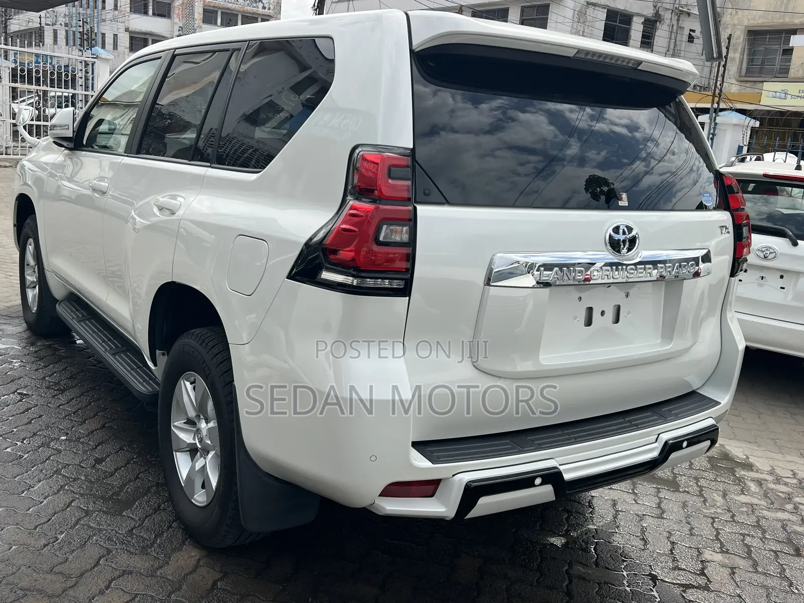 Toyota Land Cruiser Prado 2019 Off white